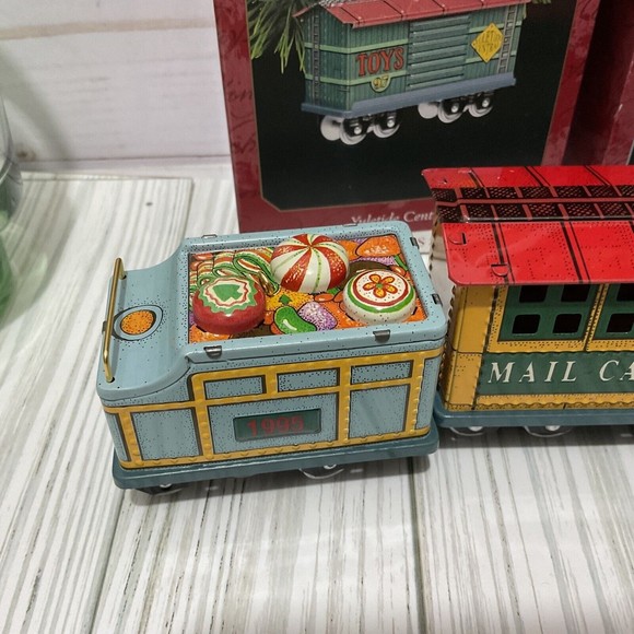 Hallmark Keepsake Yuletide Central Train- Pressed Tin #2 #3 #4 #5 - Picture 4 of 16